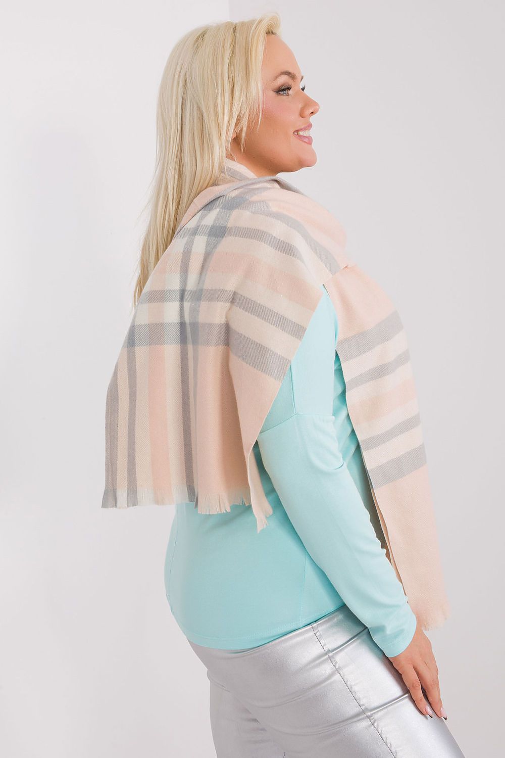  Šála  model 190562 AT 