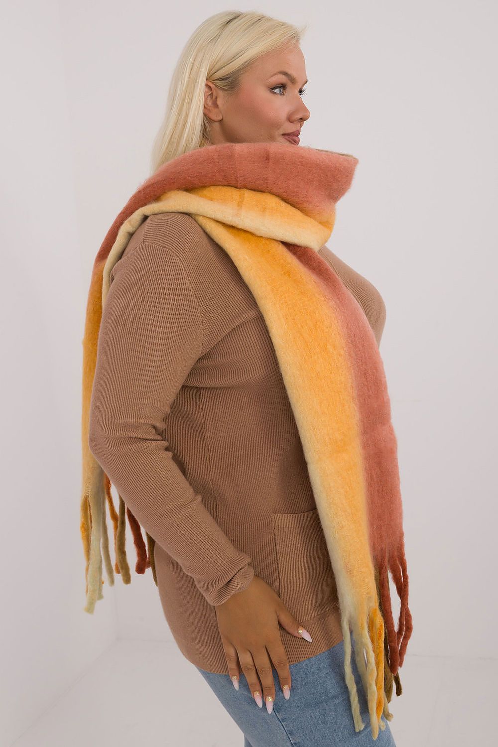  Šála  model 200284 AT 