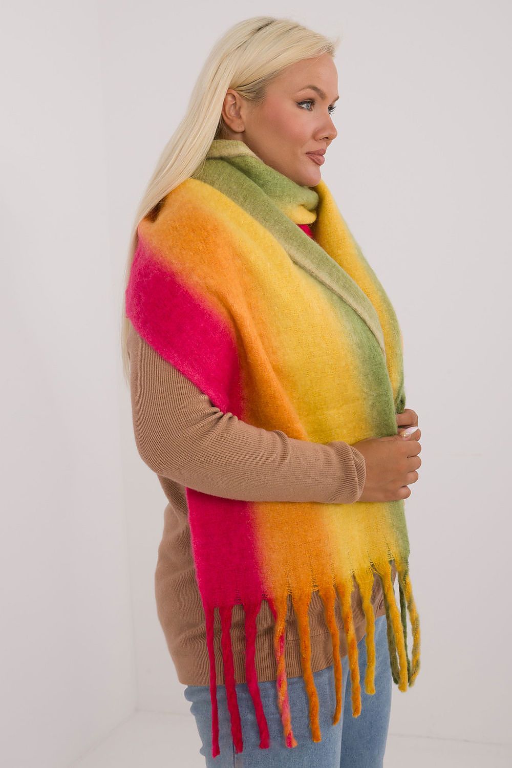  Šála  model 200285 AT 