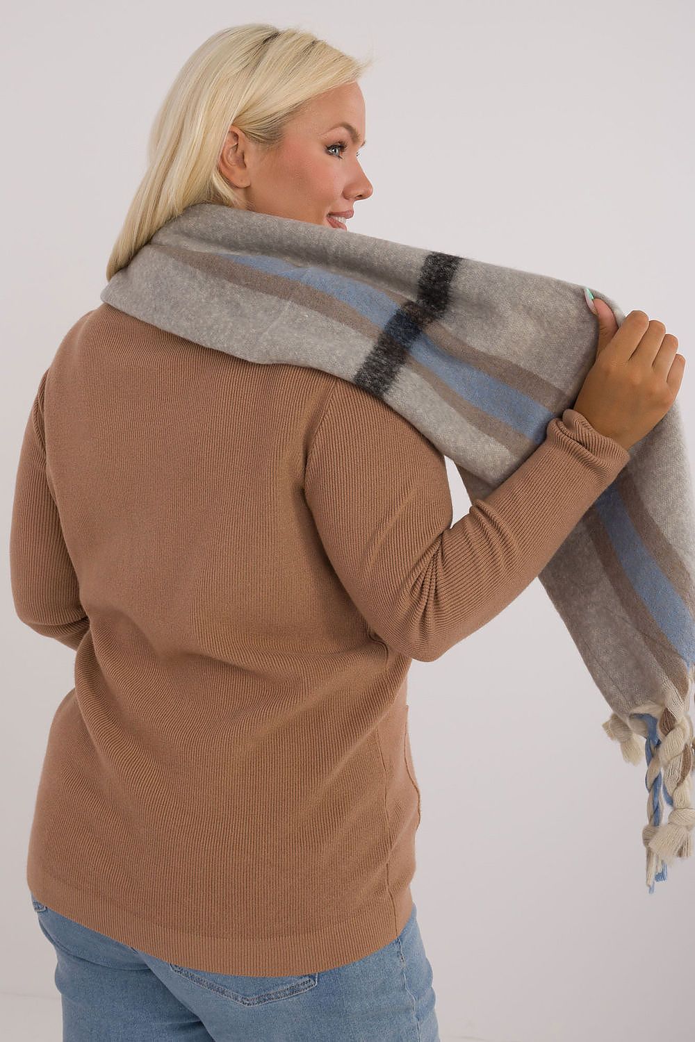  Šála  model 200288 AT 