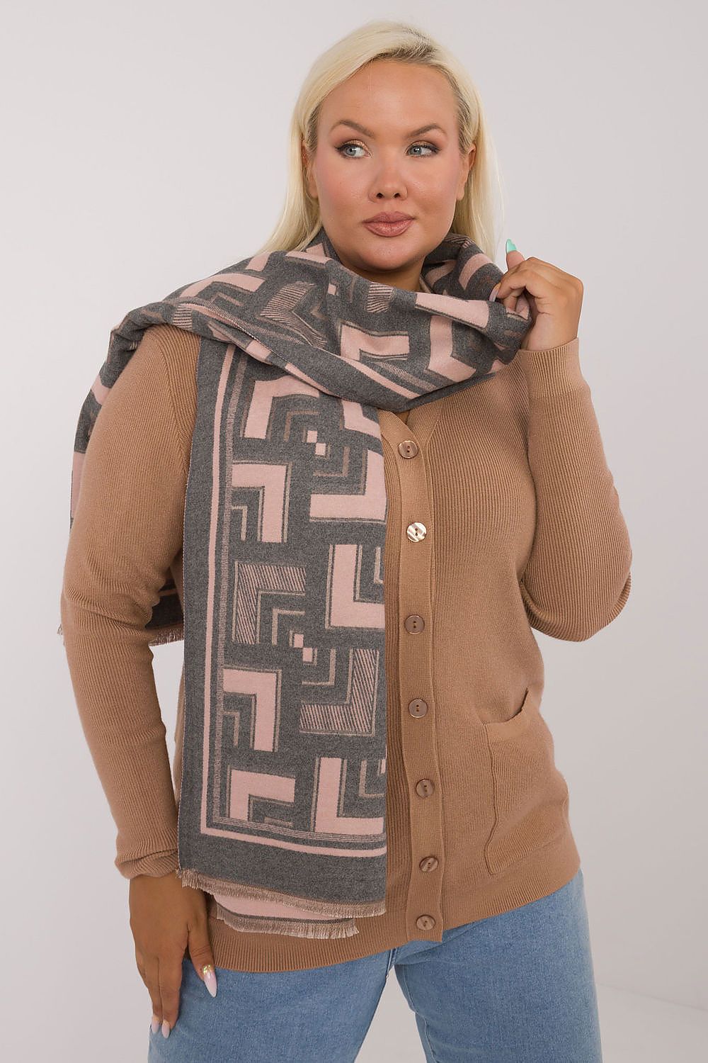  Šála  model 200540 AT 