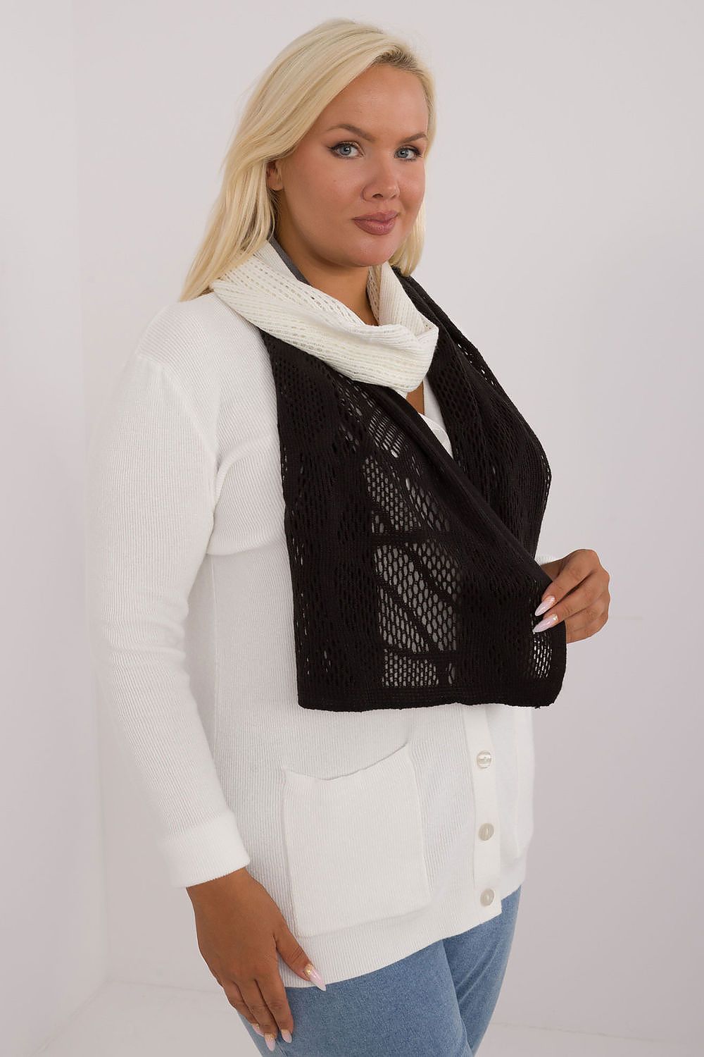  Šála  model 200848 AT 