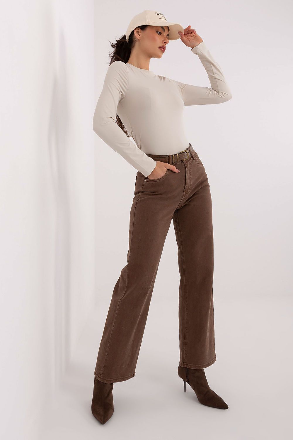  Halenka  model 221943 Sublevel 