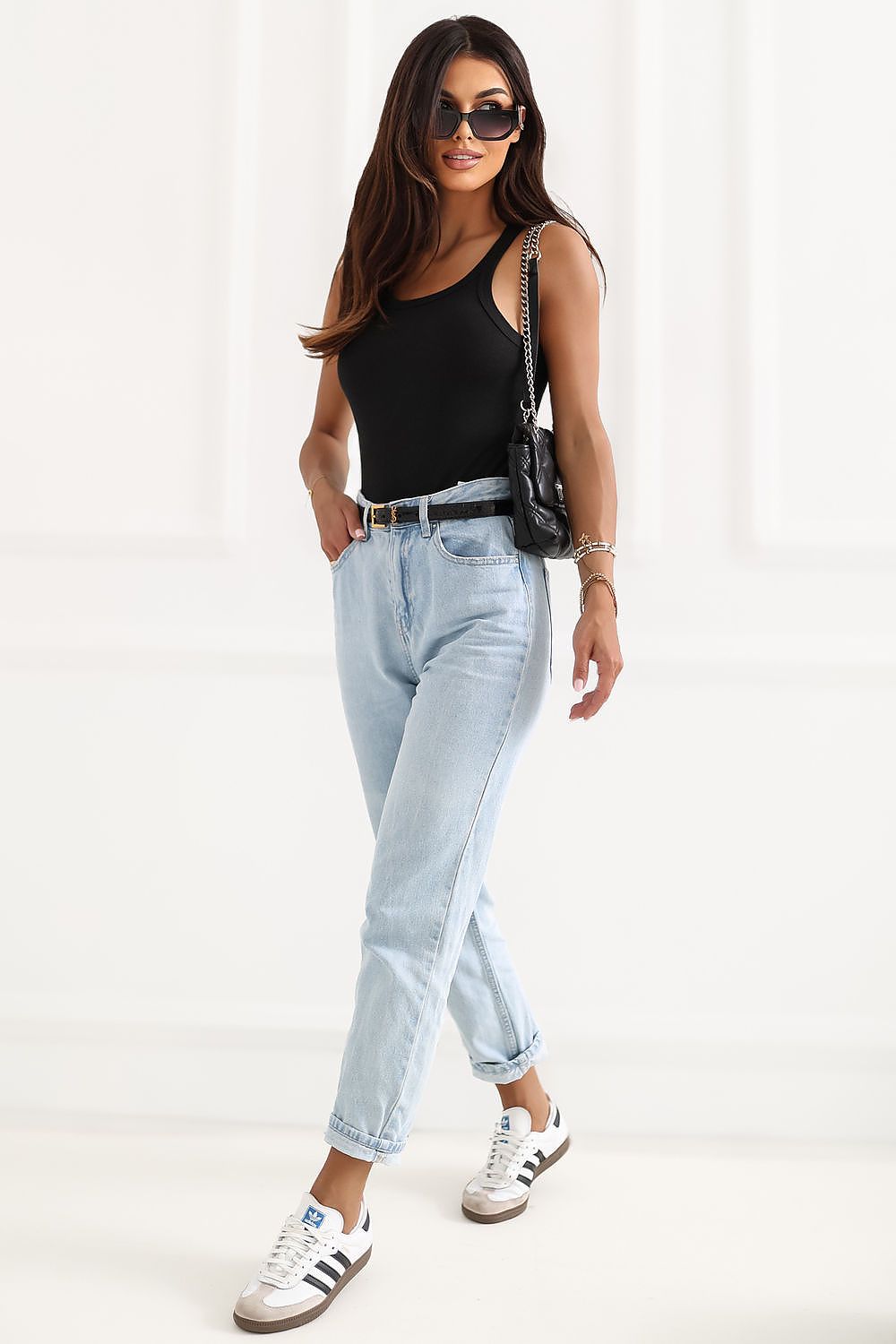  Top  model 229580 Rue Paris 