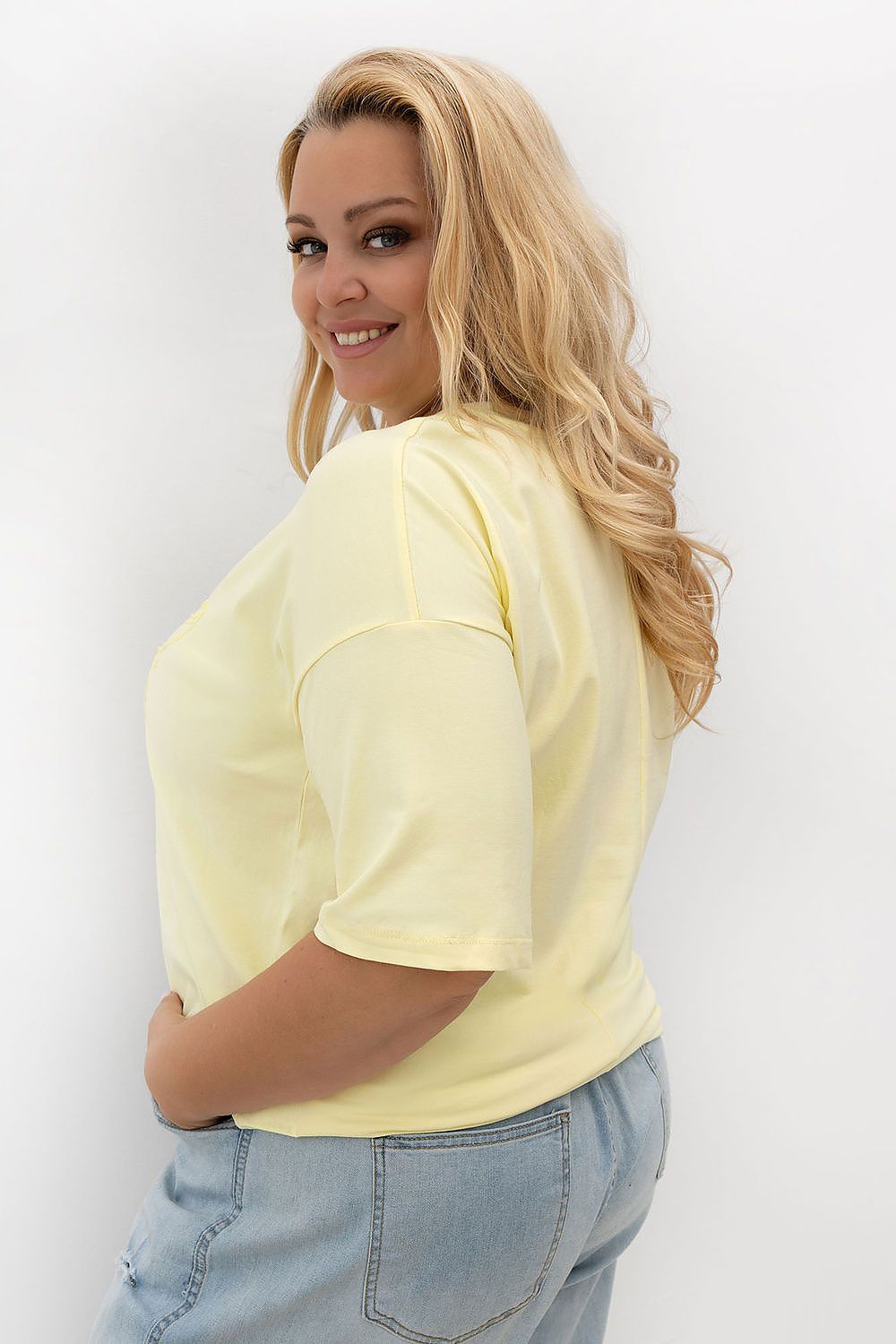  T-shirt plus size model 230452 Relevance 