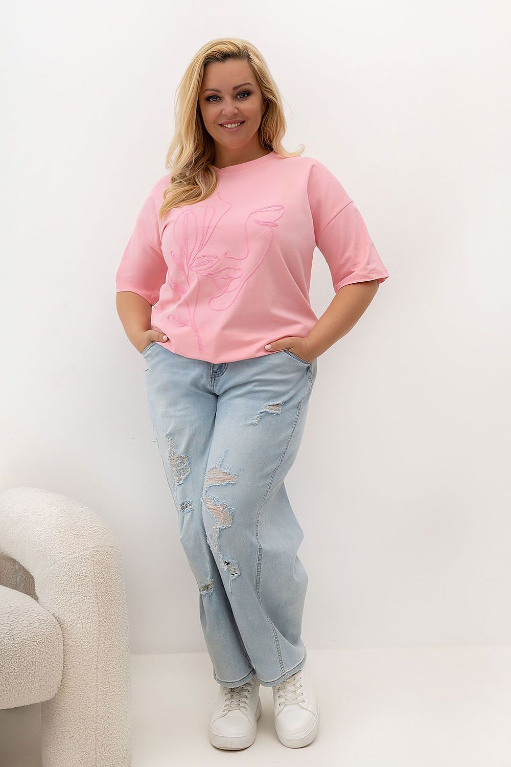 T-shirt plus size model 230454 Relevance 