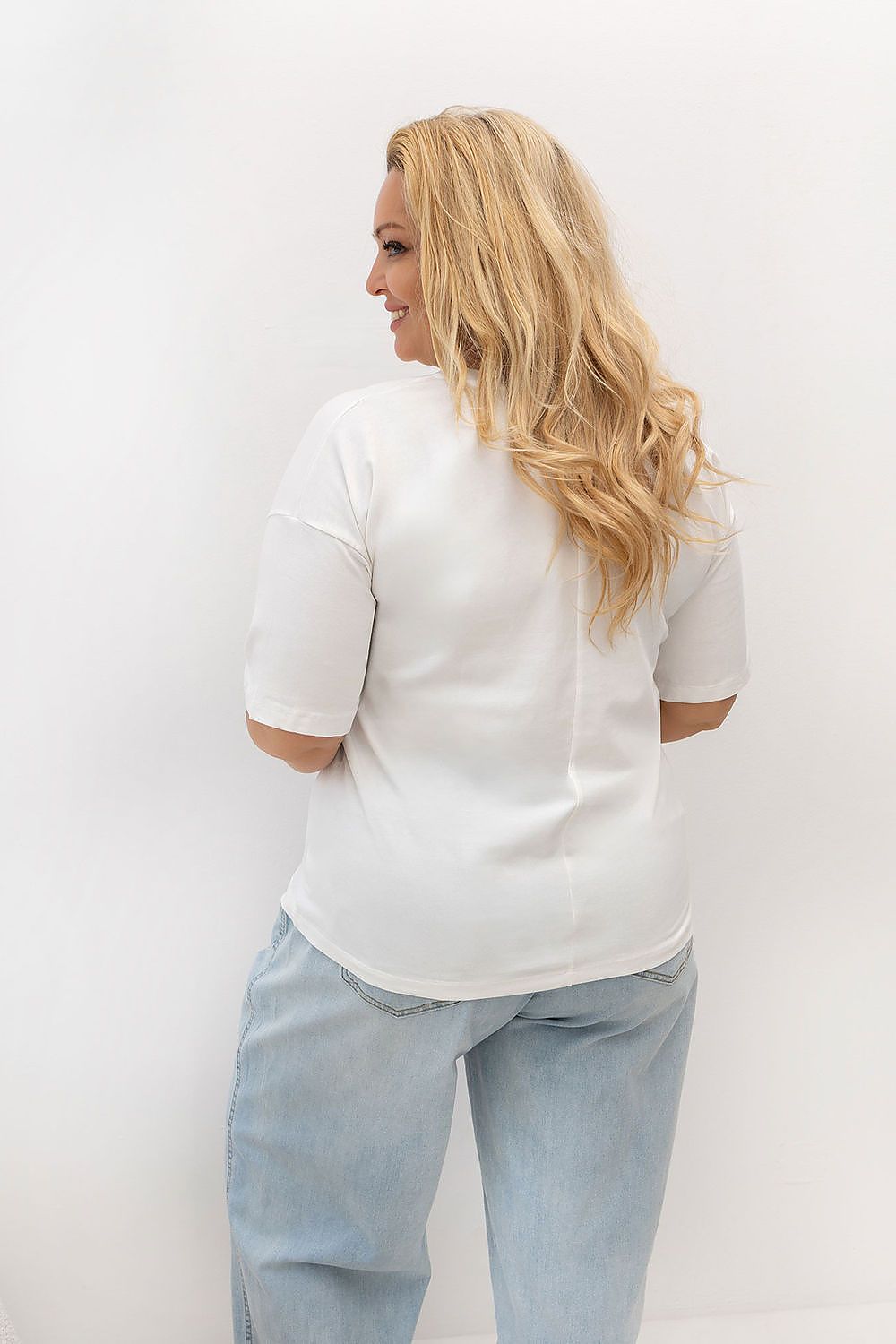  T-shirt plus size model 230455 Relevance 