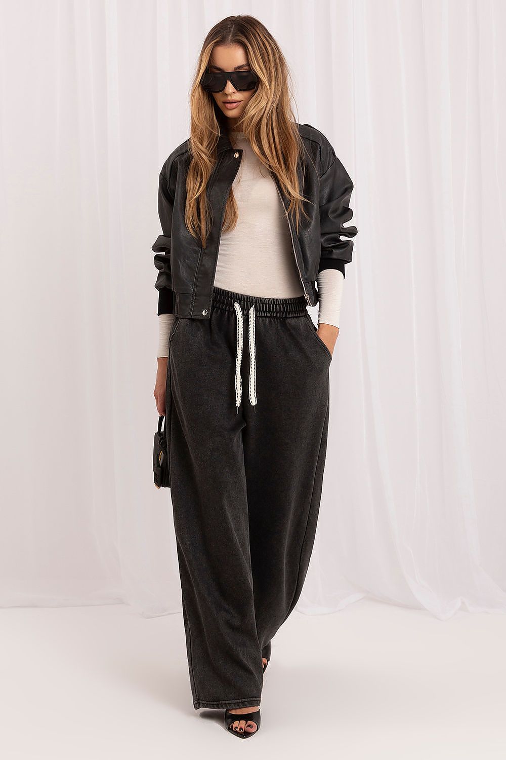  Teplákové kalhoty model 230893 Italy Moda 