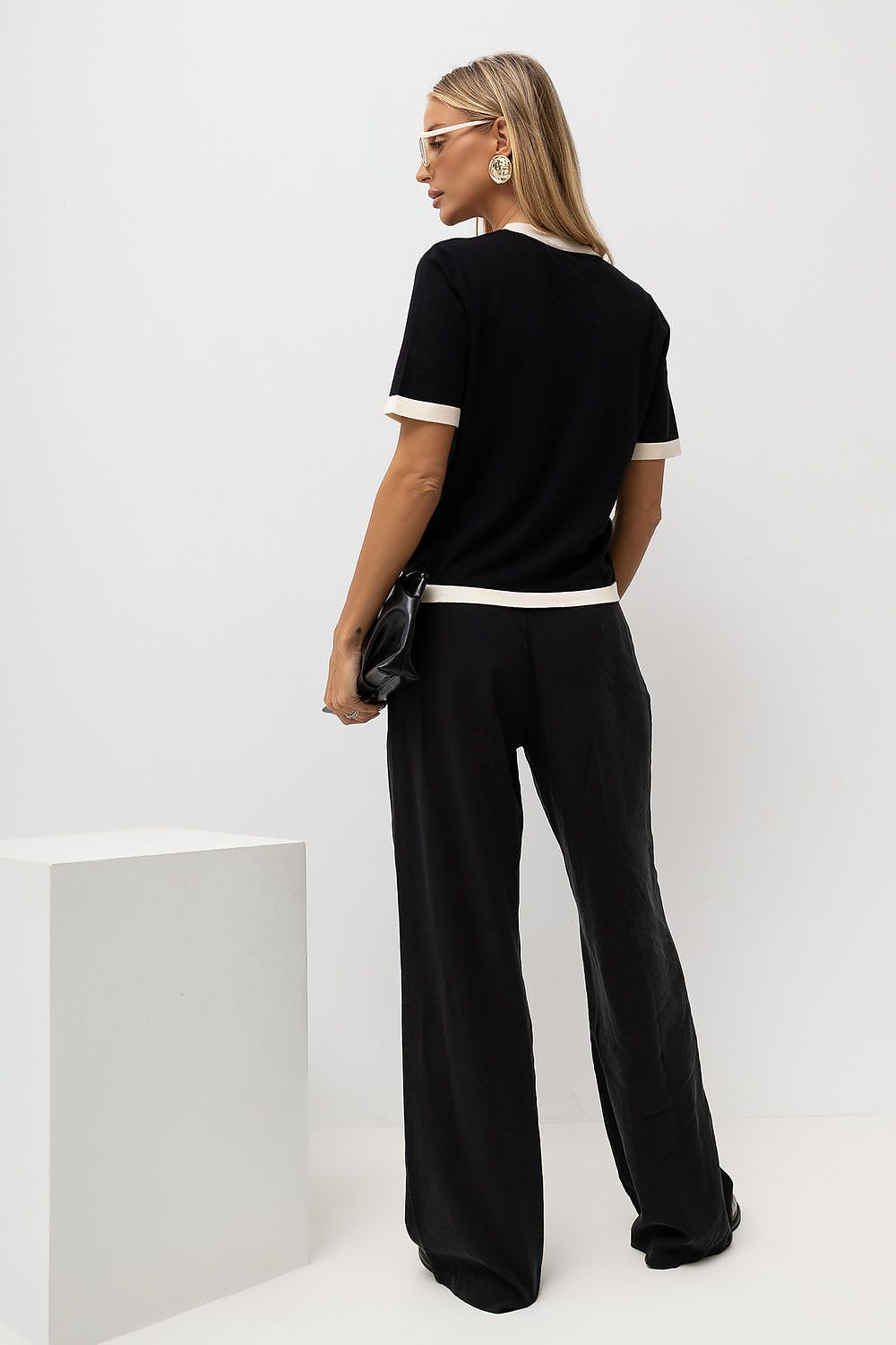  Svetr s krátkým rukávem  model 230901 Italy Moda 