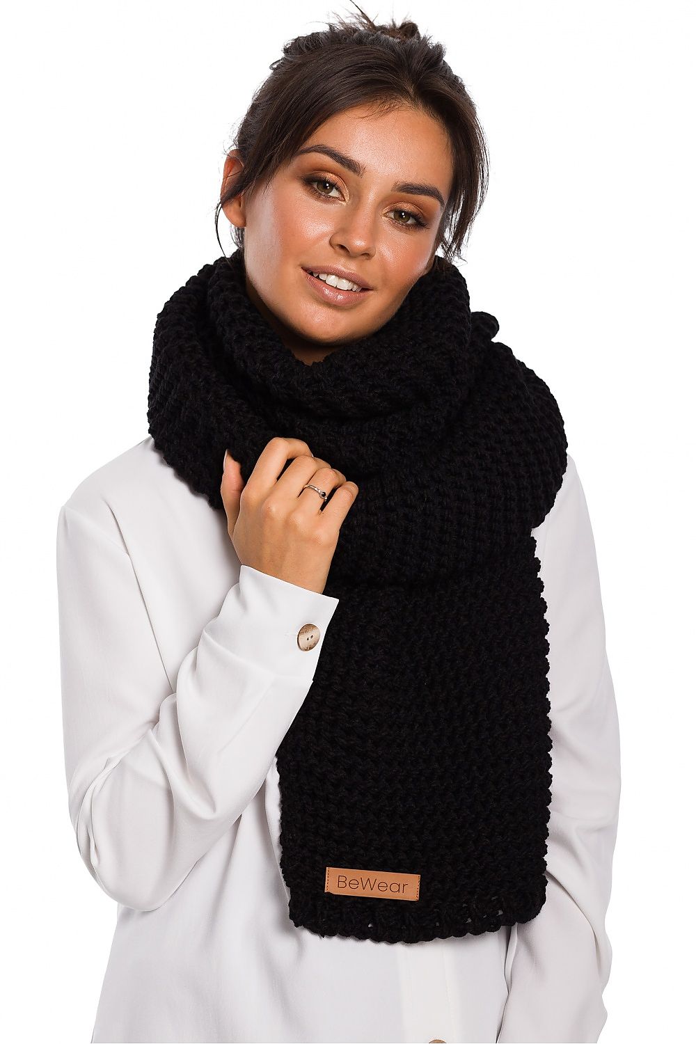  Šála  model 136414 BE Knit 