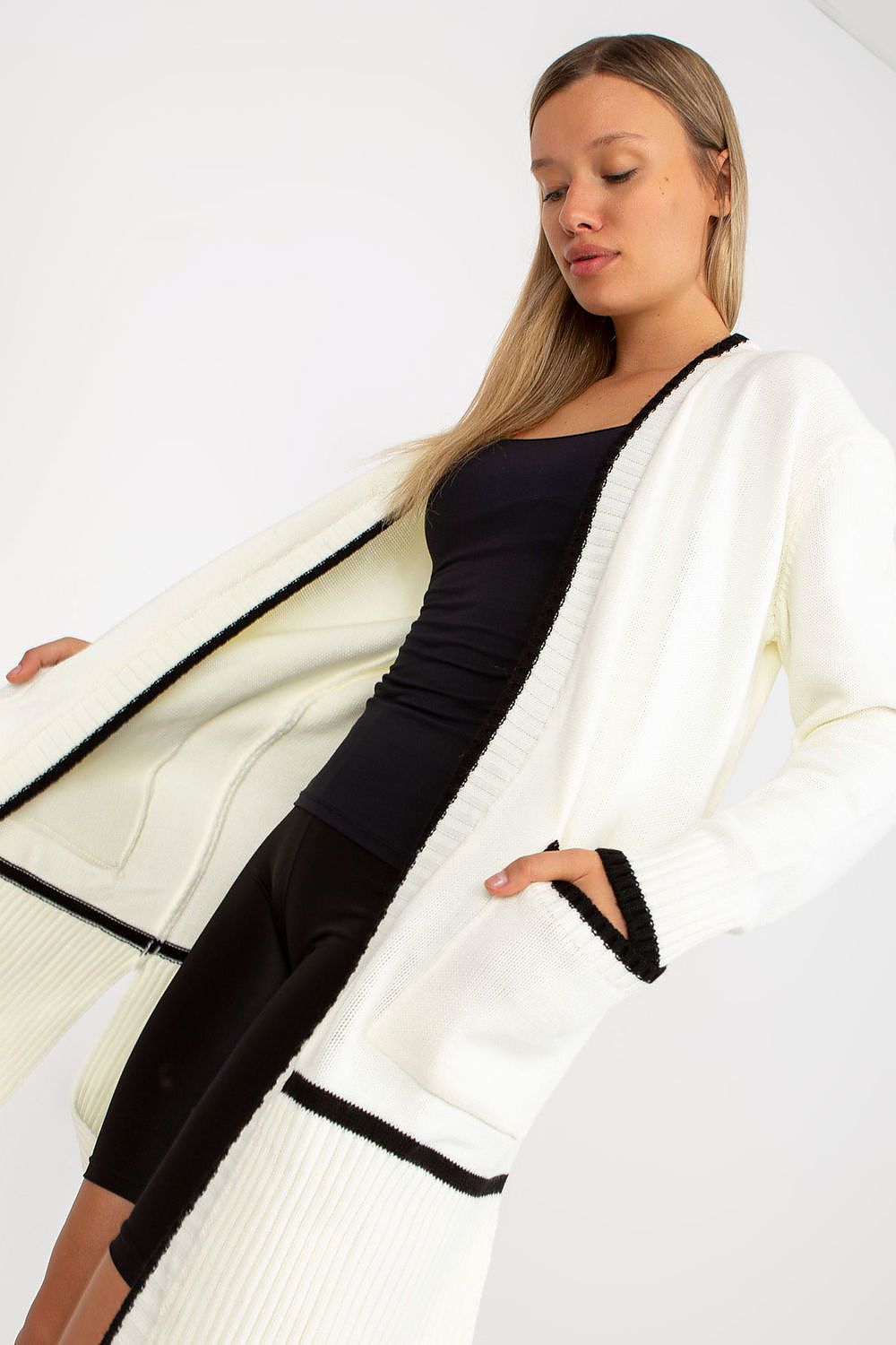  Svetr na zapínání  model 170766 Rue Paris 