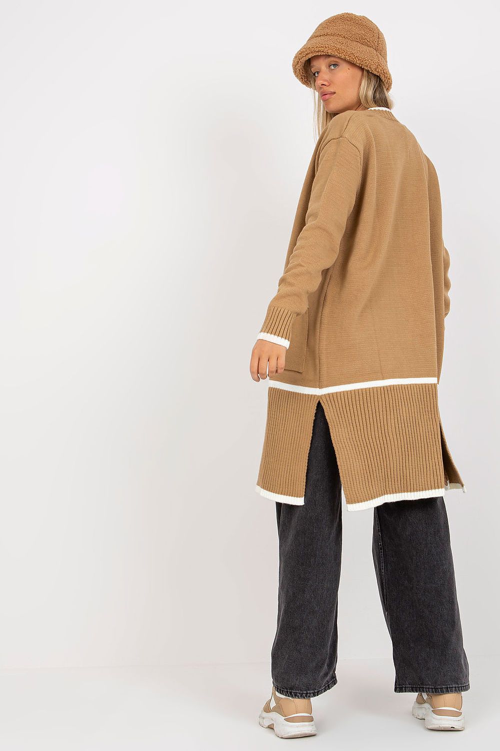  Svetr na zapínání  model 170767 Rue Paris 