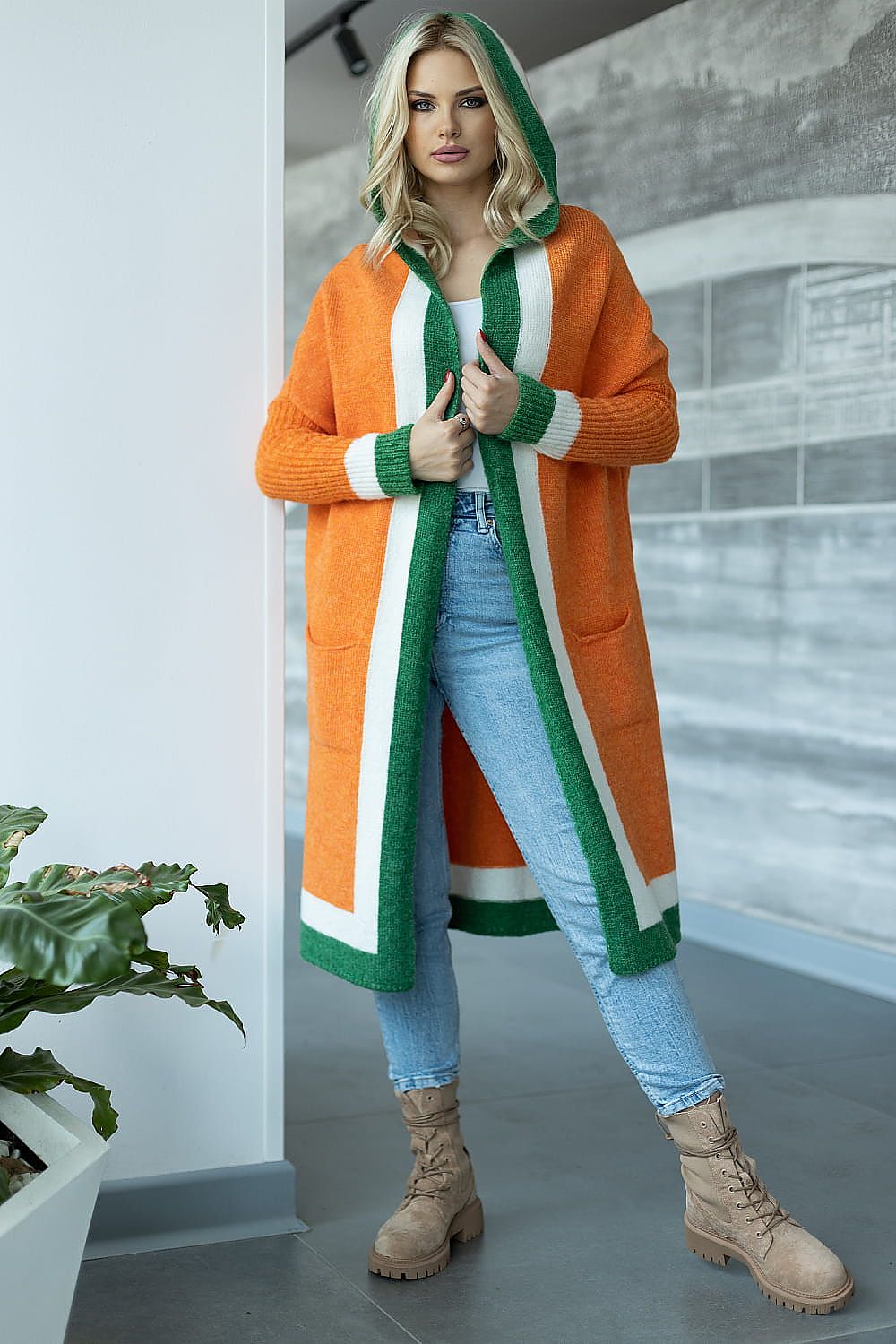  Svetr na zapínání  model 171312 PeeKaBoo 