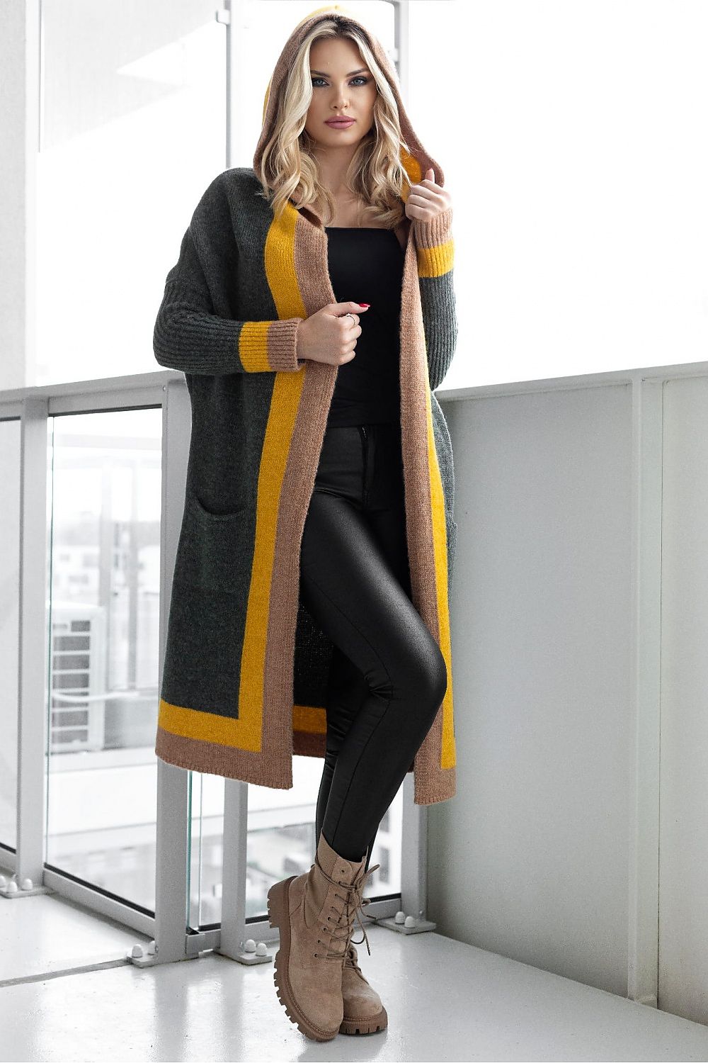  Svetr na zapínání  model 171315 PeeKaBoo 