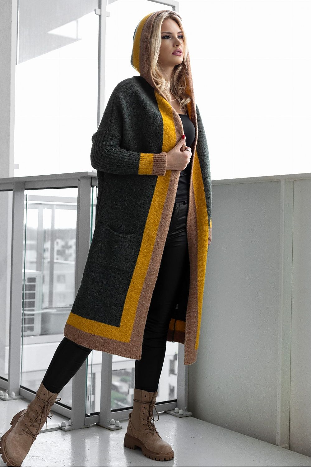  Svetr na zapínání  model 171315 PeeKaBoo 