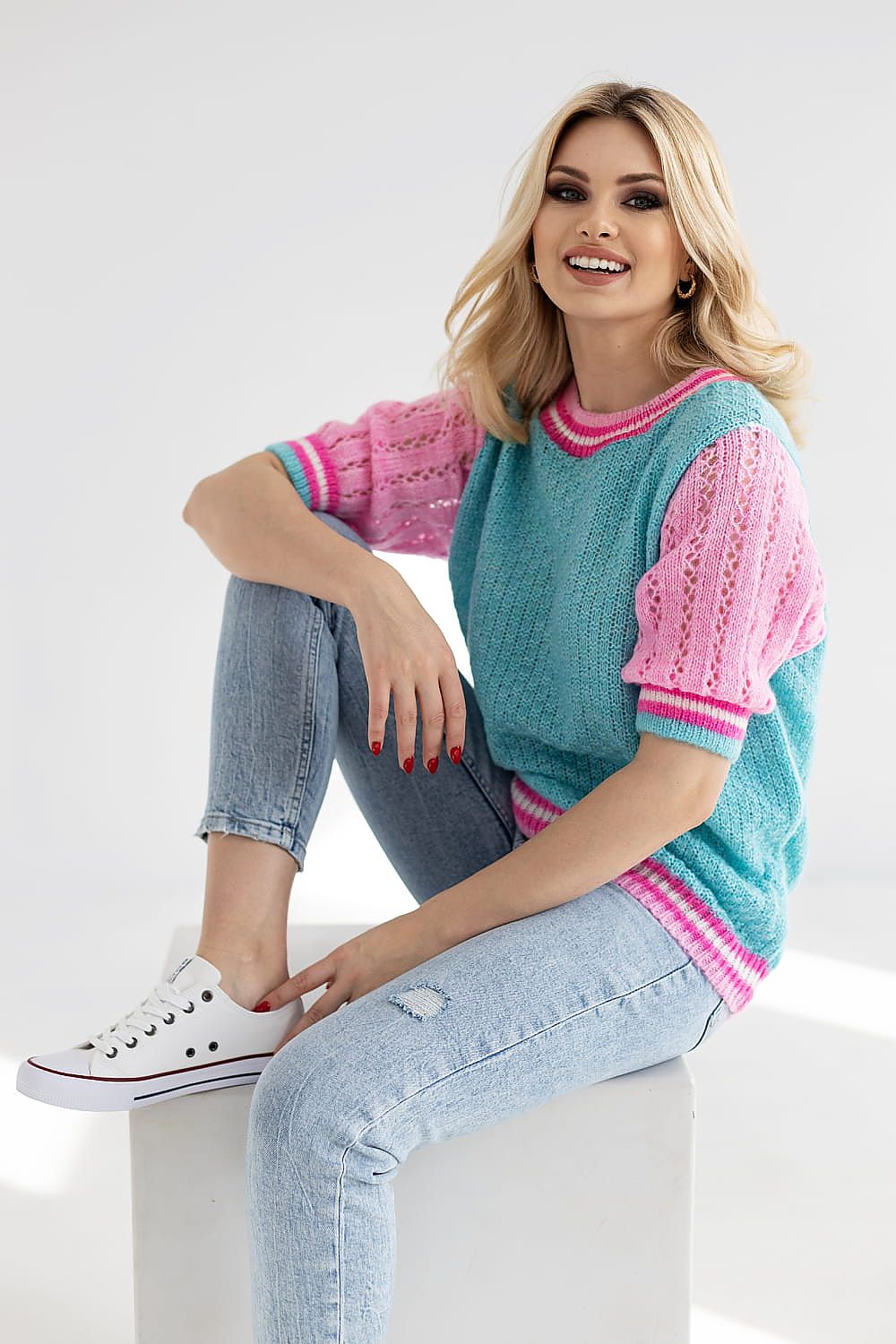  Svetr s krátkým rukávem  model 178641 PeeKaBoo 